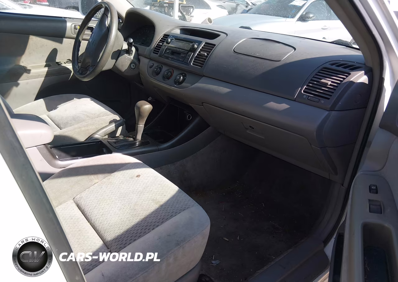 2004 Toyota Camry Le VIN:4T1BE32K14U275235 - 5