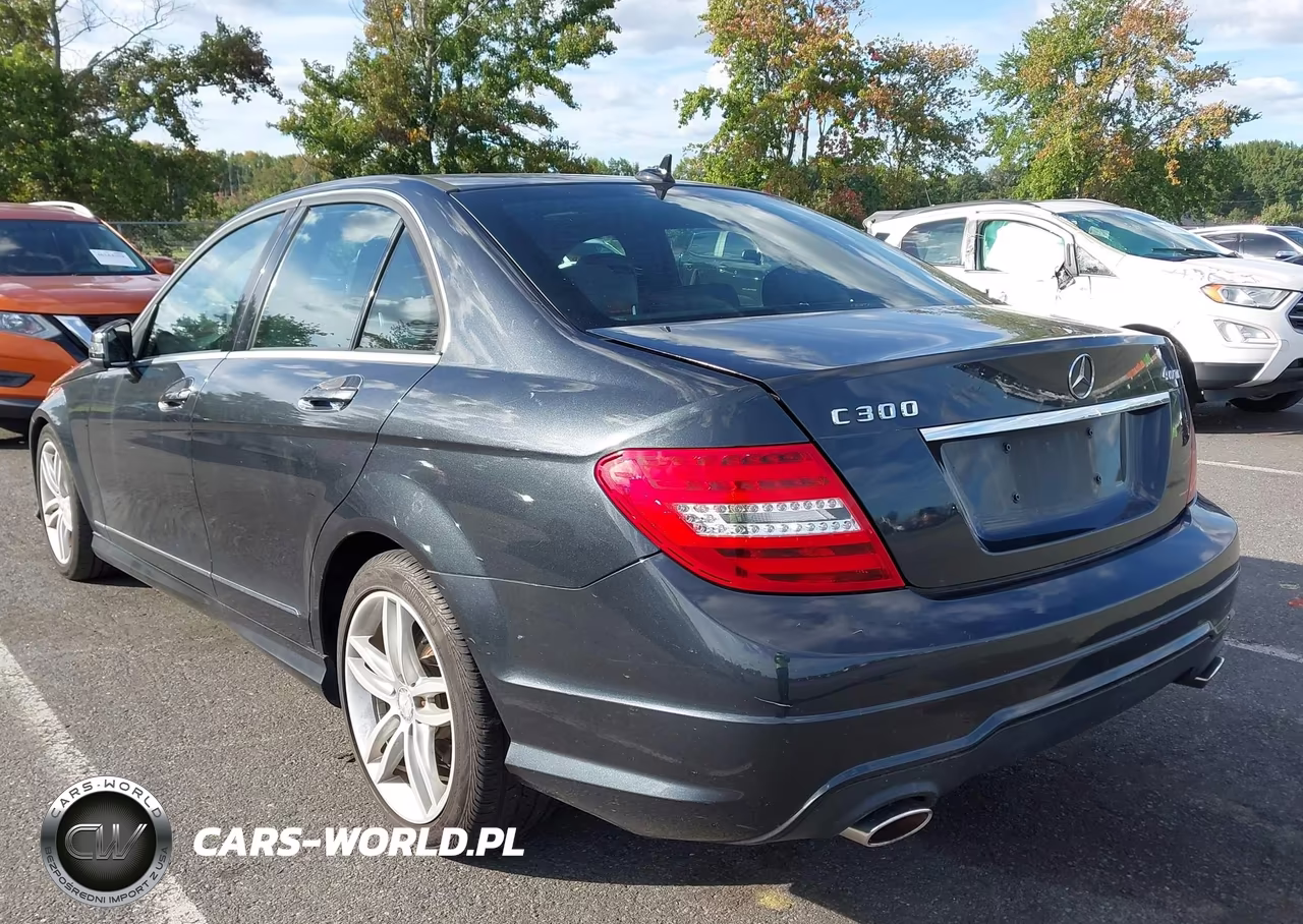 2012 Mercedes-Benz C 300 Sport 4Matic VIN:WDDGF8BBXCA627545 - 3
