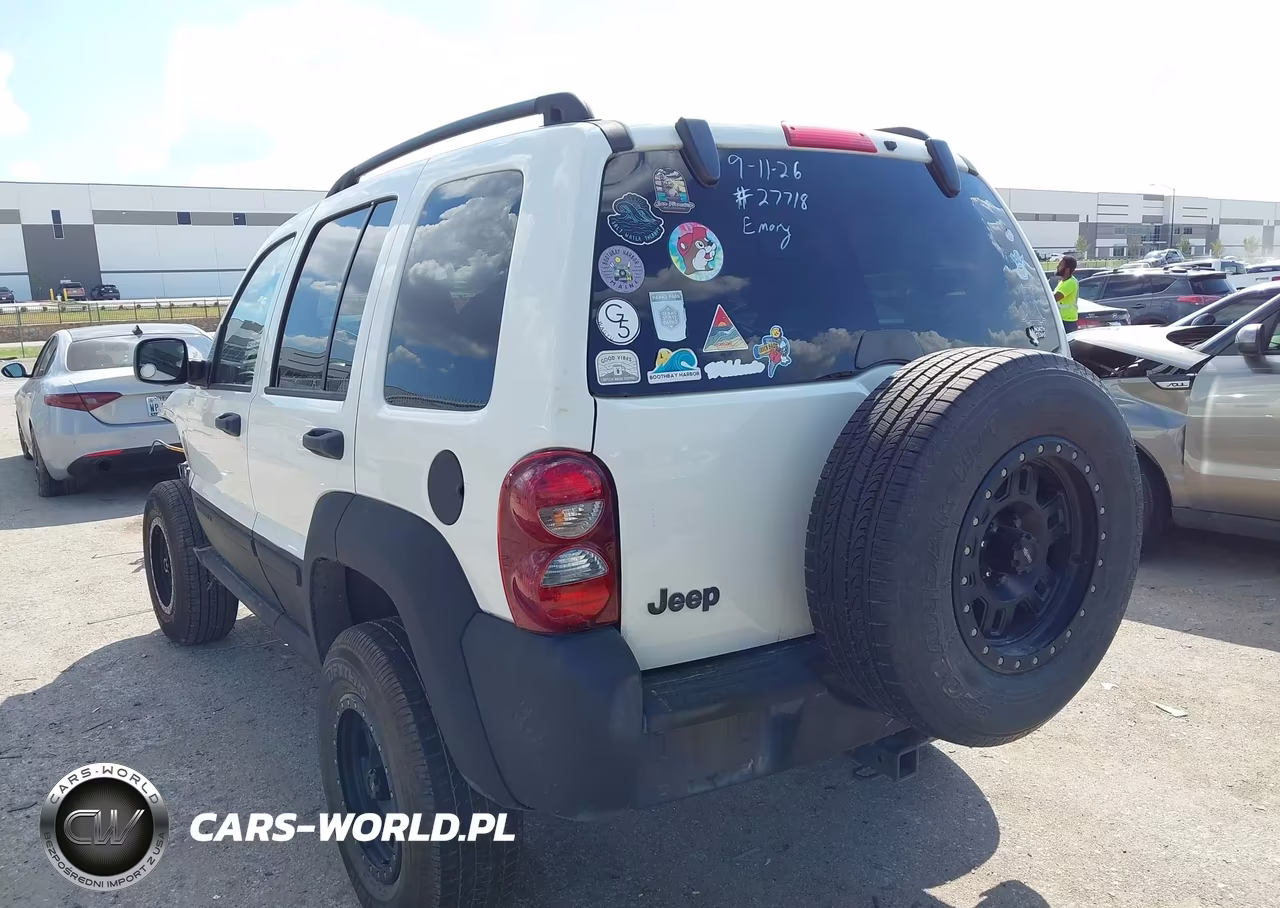 2005 Jeep Liberty Sport VIN:1J4GK48K75W675770 - 3