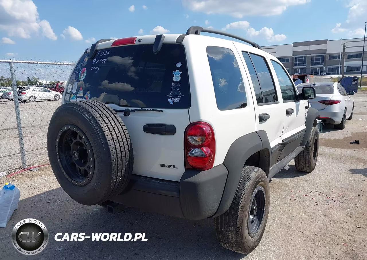 2005 Jeep Liberty Sport VIN:1J4GK48K75W675770 - 4