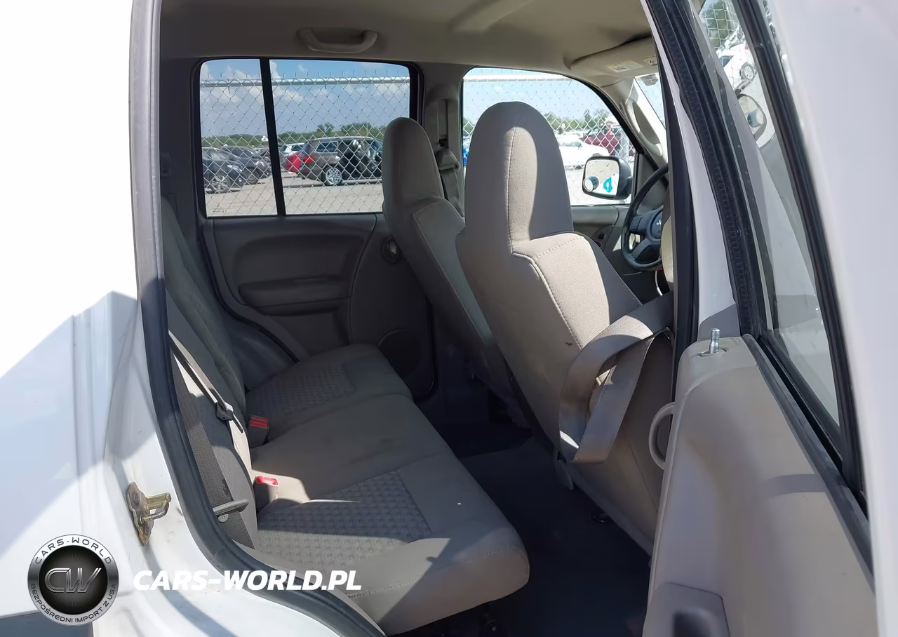 2005 Jeep Liberty Sport VIN:1J4GK48K75W675770 - 8