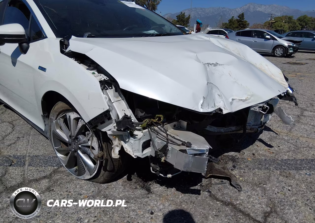 2020 Honda Clarity Plug-In Hybrid Touring VIN:JHMZC5F3XLC002126 - 12
