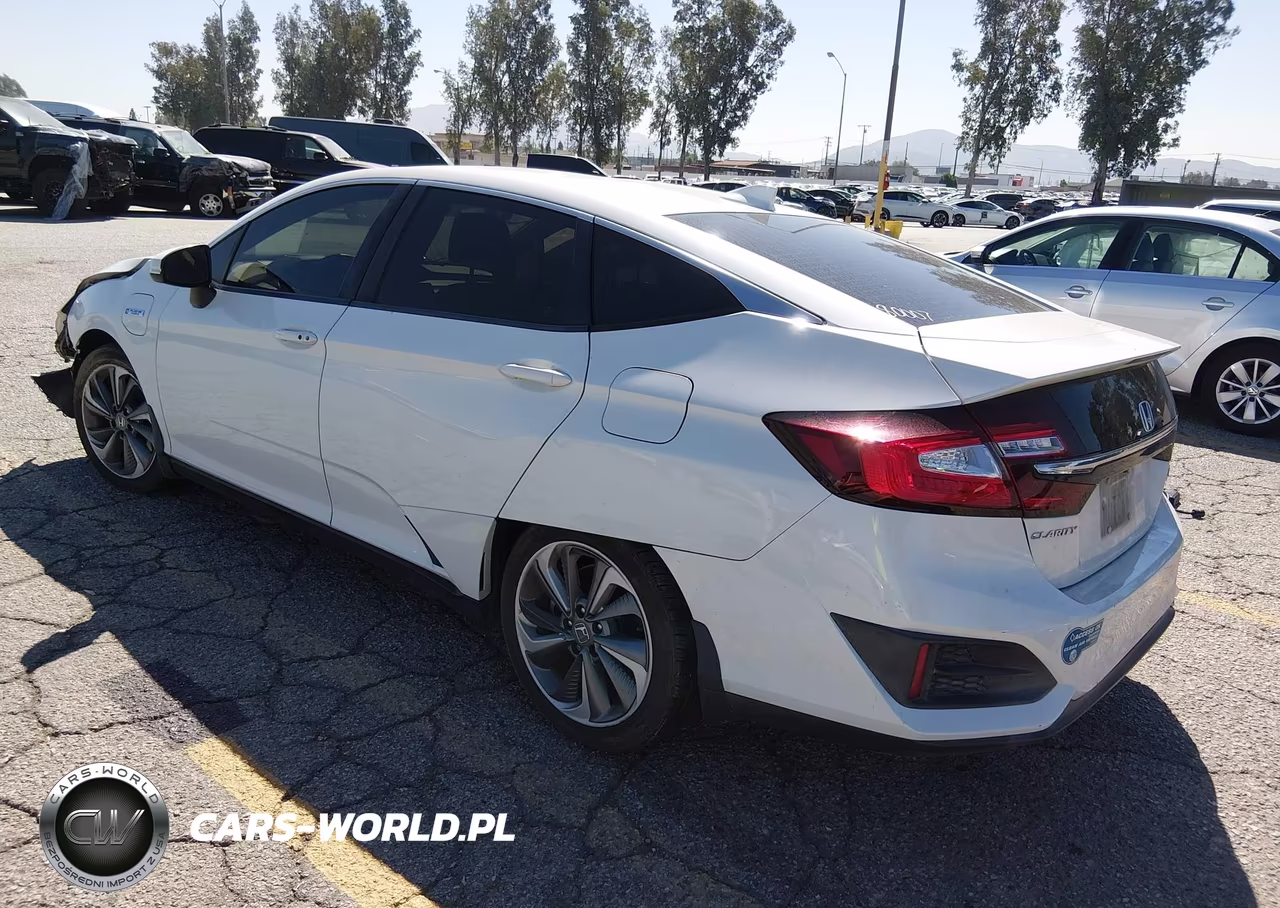 2020 Honda Clarity Plug-In Hybrid Touring VIN:JHMZC5F3XLC002126 - 3