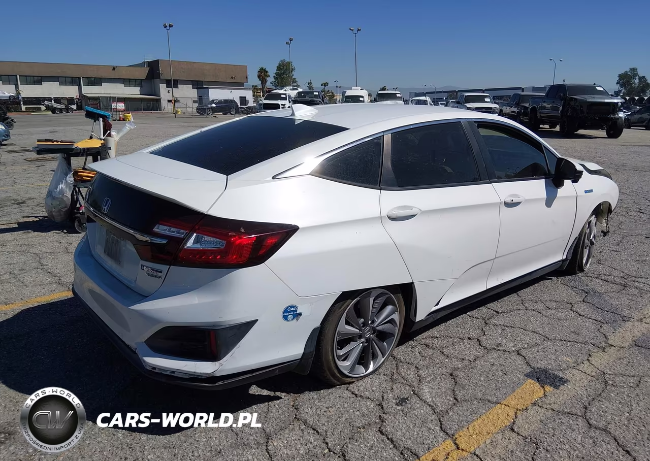 2020 Honda Clarity Plug-In Hybrid Touring VIN:JHMZC5F3XLC002126 - 4