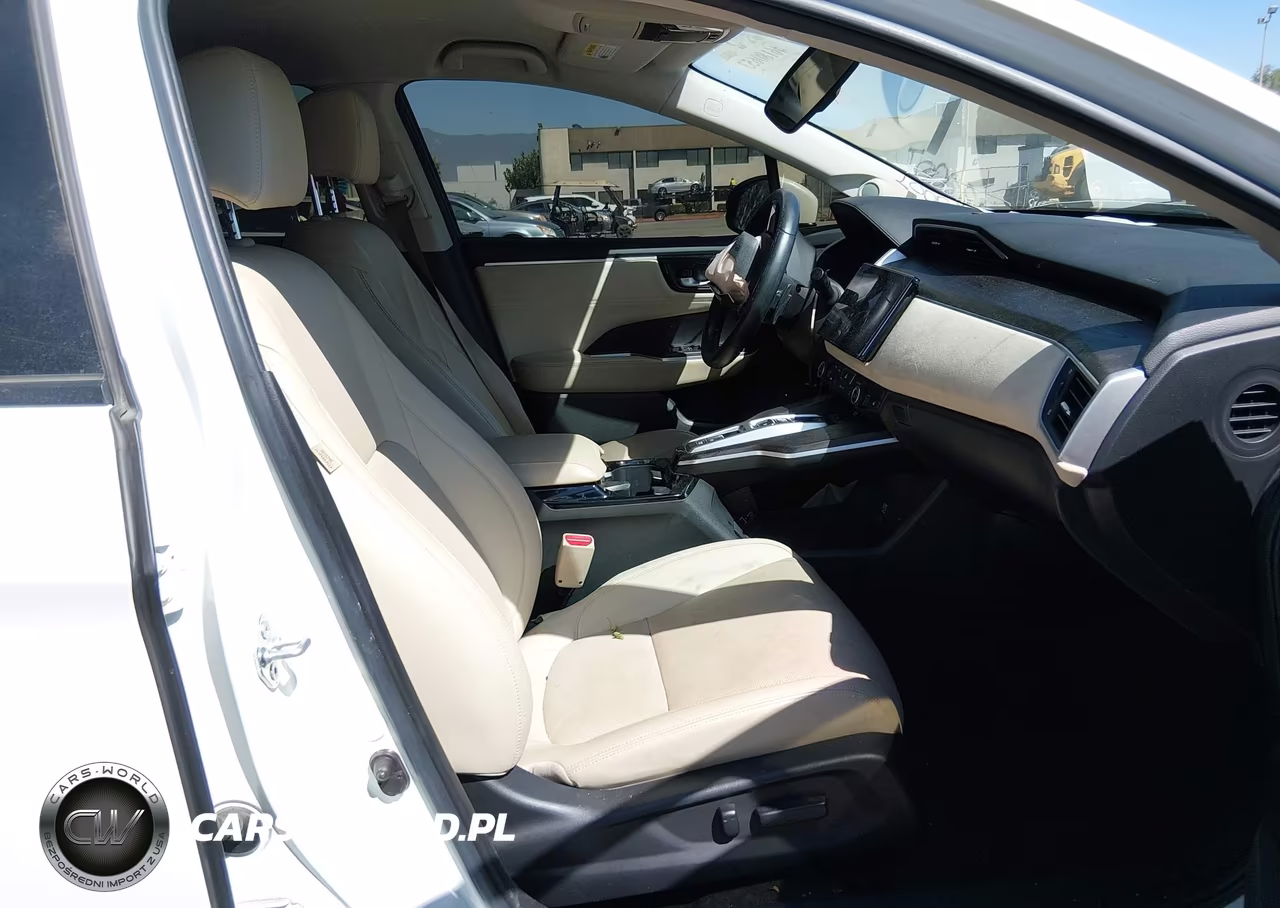 2020 Honda Clarity Plug-In Hybrid Touring VIN:JHMZC5F3XLC002126 - 5