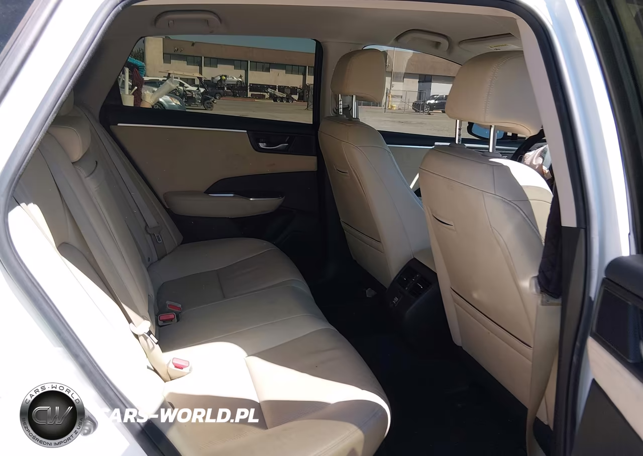 2020 Honda Clarity Plug-In Hybrid Touring VIN:JHMZC5F3XLC002126 - 8