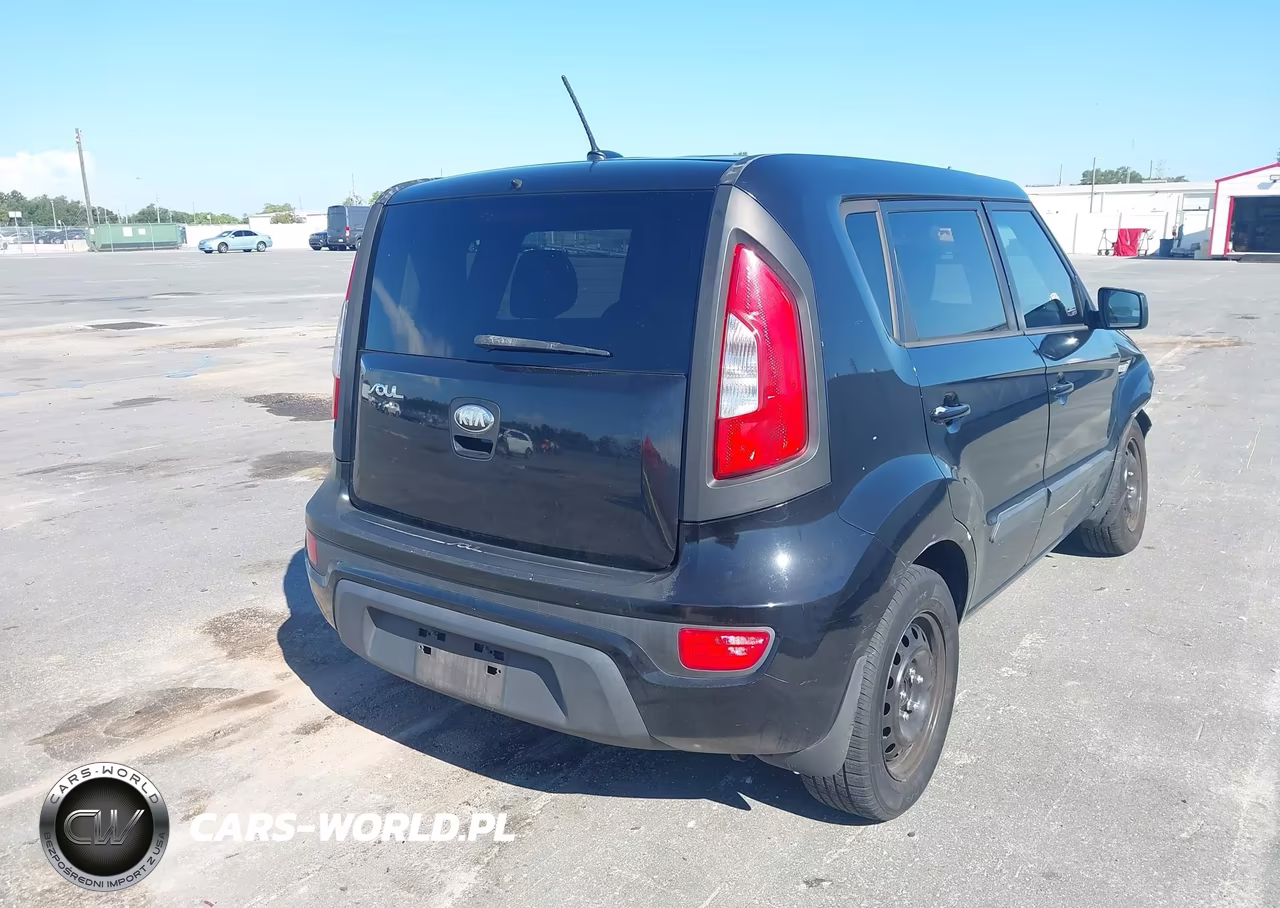 2013 Kia Soul VIN:KNDJT2A52D7585923 - 4