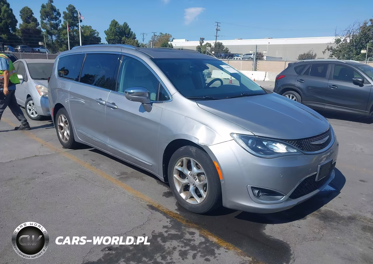 2017 Chrysler Pacifica Limited VIN:2C4RC1GG9HR579028 - 1