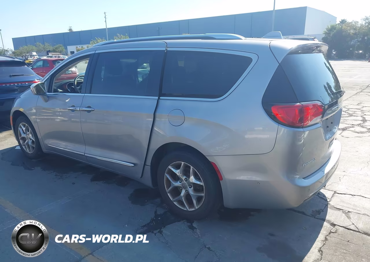 2017 Chrysler Pacifica Limited VIN:2C4RC1GG9HR579028 - 3