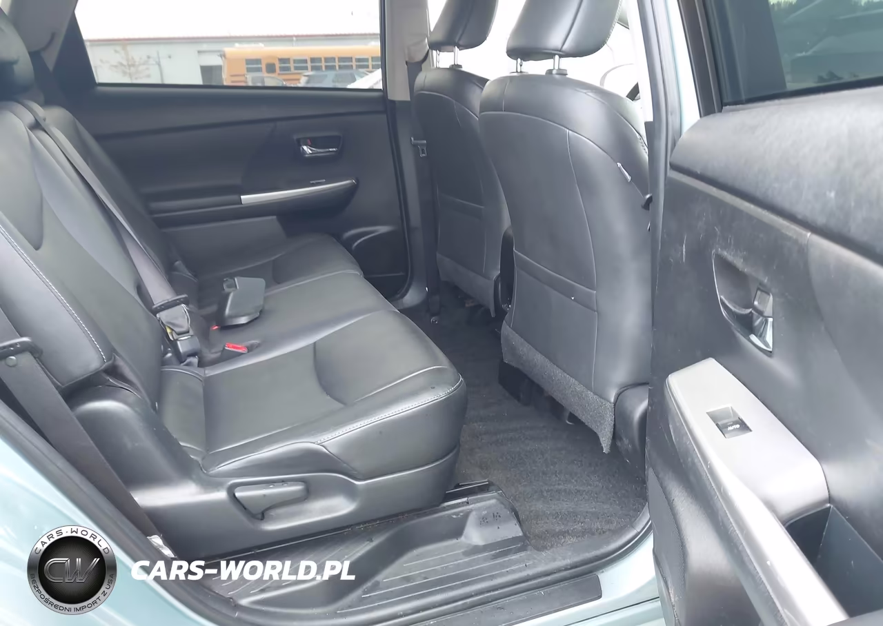 2017 Toyota Prius V Five VIN:JTDZN3EU5HJ065230 - 18