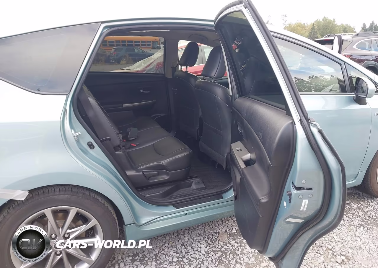 2017 Toyota Prius V Five VIN:JTDZN3EU5HJ065230 - 8