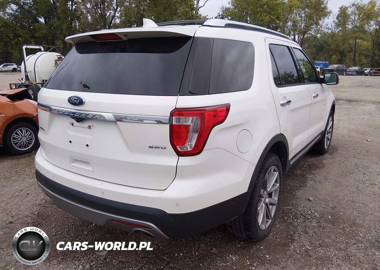 2016 Ford Explorer Limited VIN:1FM5K8F80GGB00852 - 4