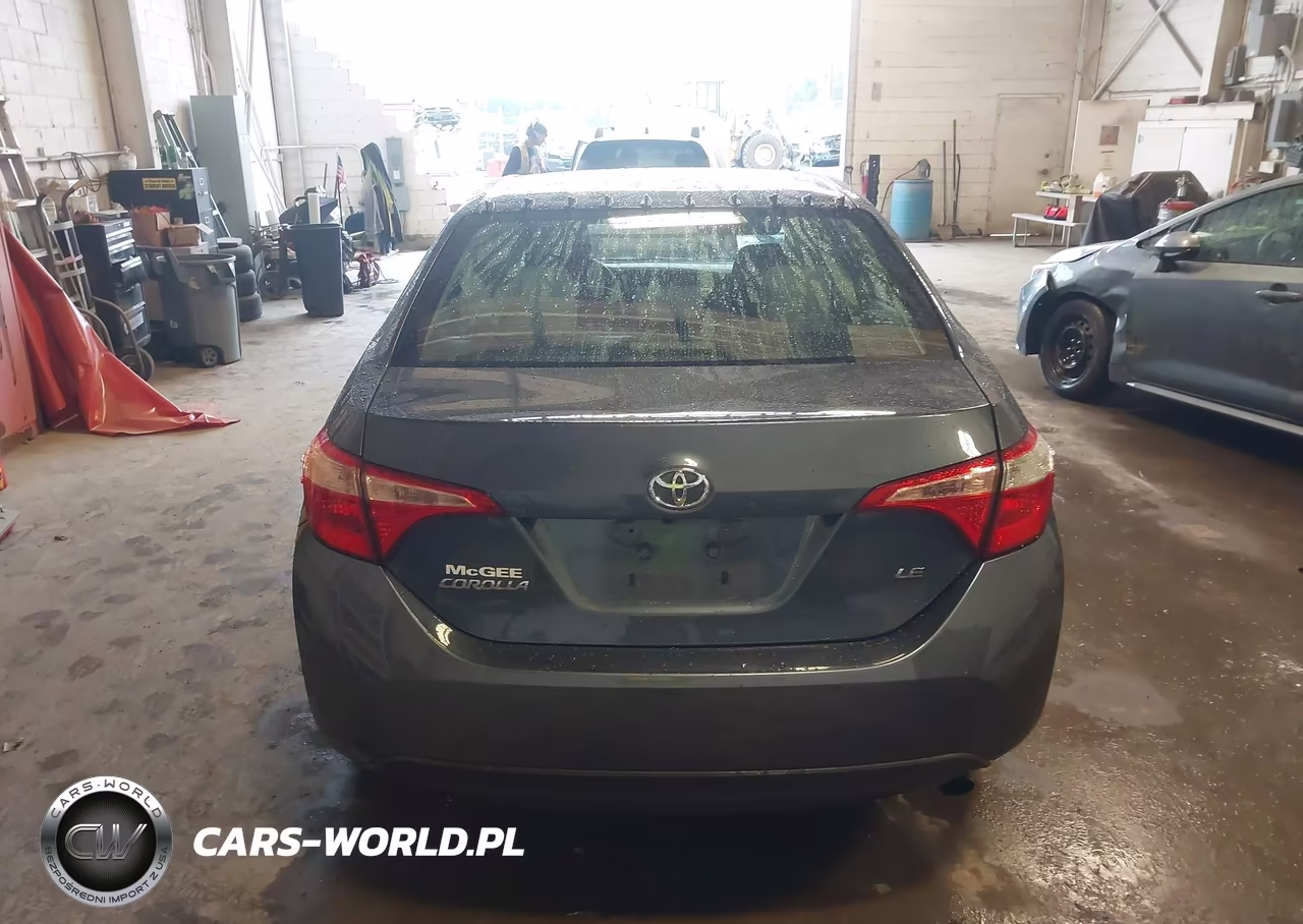 2018 Toyota Corolla Le VIN:2T1BURHE5JC985484 - 17
