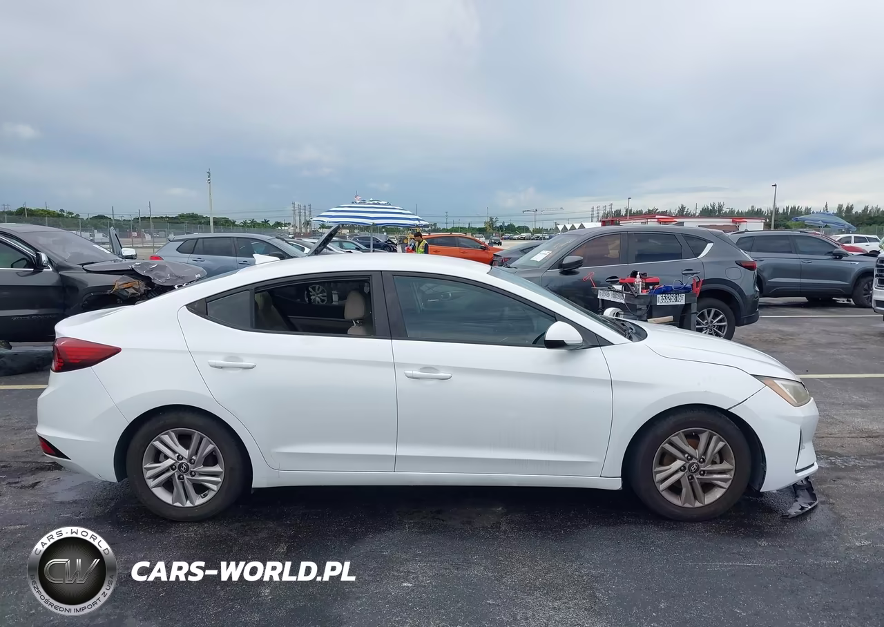 2019 Hyundai Elantra Sel VIN:5NPD84LF5KH436723 - 17