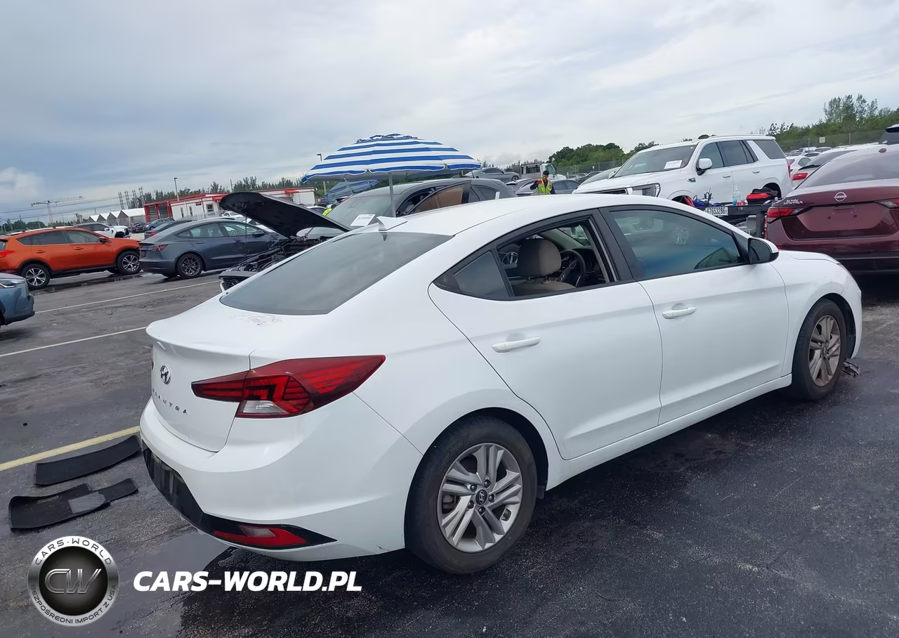 2019 Hyundai Elantra Sel VIN:5NPD84LF5KH436723 - 4