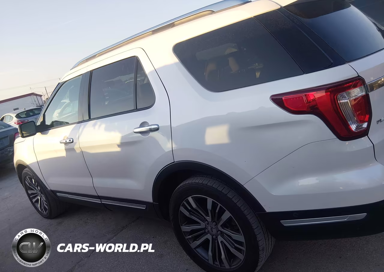 2018 Ford Explorer Platinum VIN:1FM5K8HT5JGB51658 - 14