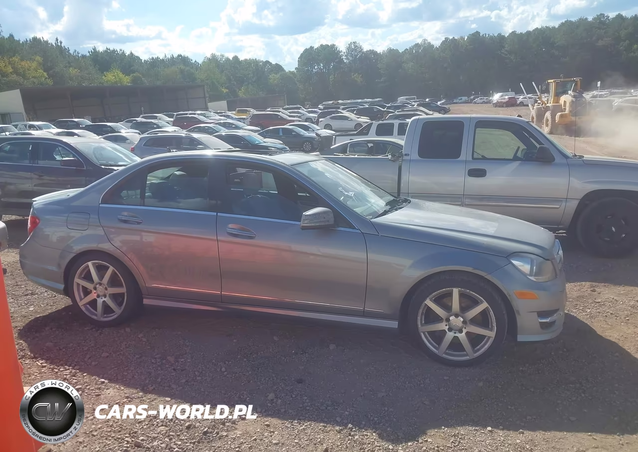 2013 Mercedes-Benz C 350 Sport VIN:WDDGF5HB6DA819973 - 13