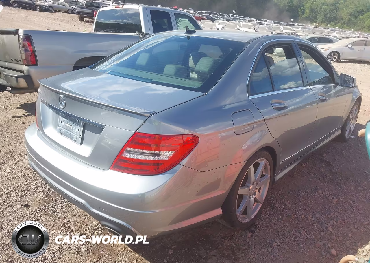 2013 Mercedes-Benz C 350 Sport VIN:WDDGF5HB6DA819973 - 4