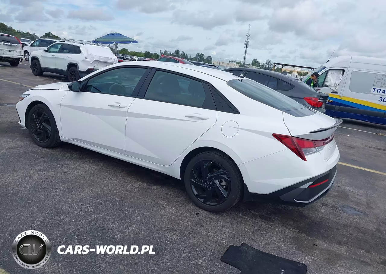 2026 Hyundai Elantra Sel Sport VIN:KMHLM4DG7TU133203 - 3