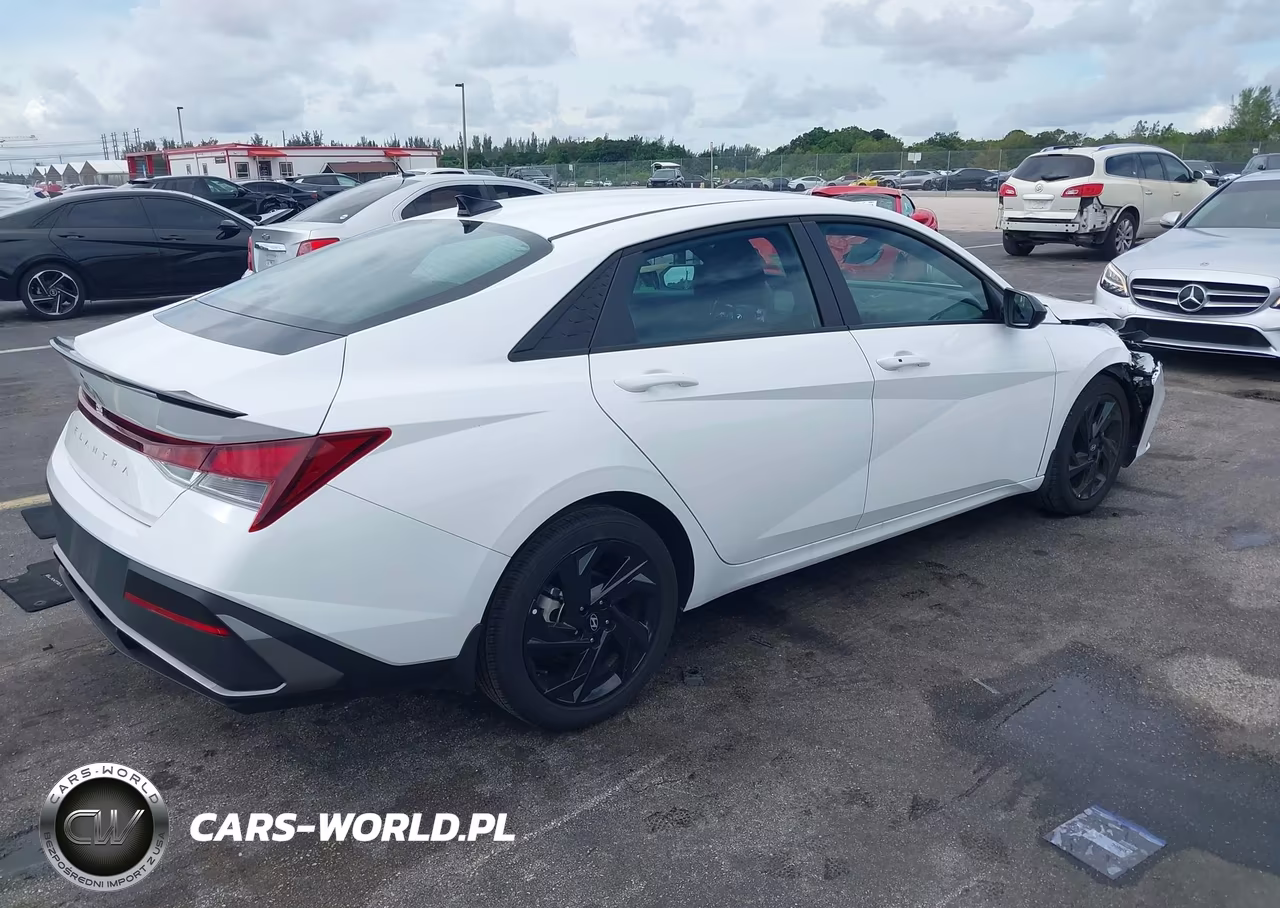 2026 Hyundai Elantra Sel Sport VIN:KMHLM4DG7TU133203 - 4