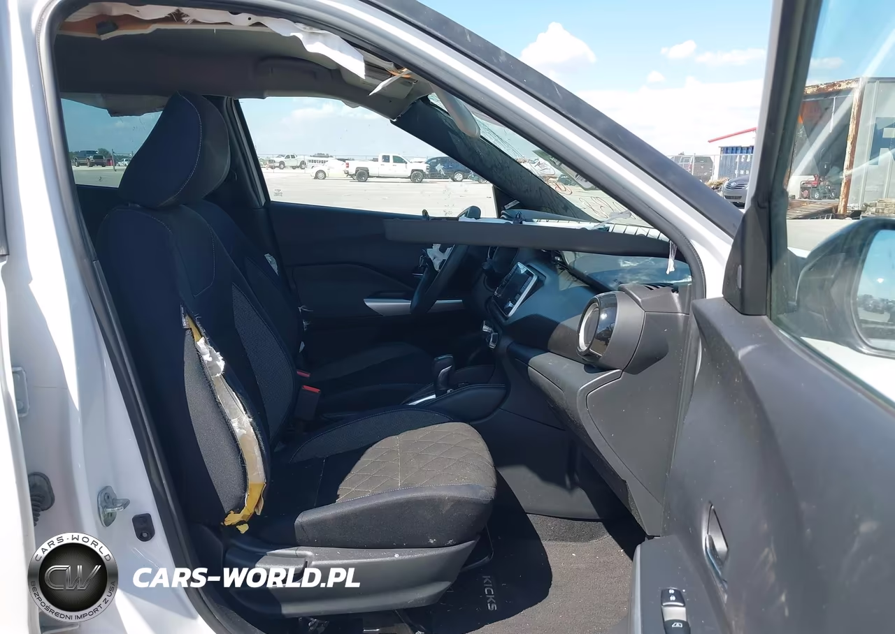 2018 Nissan Kicks Sv VIN:3N1CP5CU8JL516232 - 5