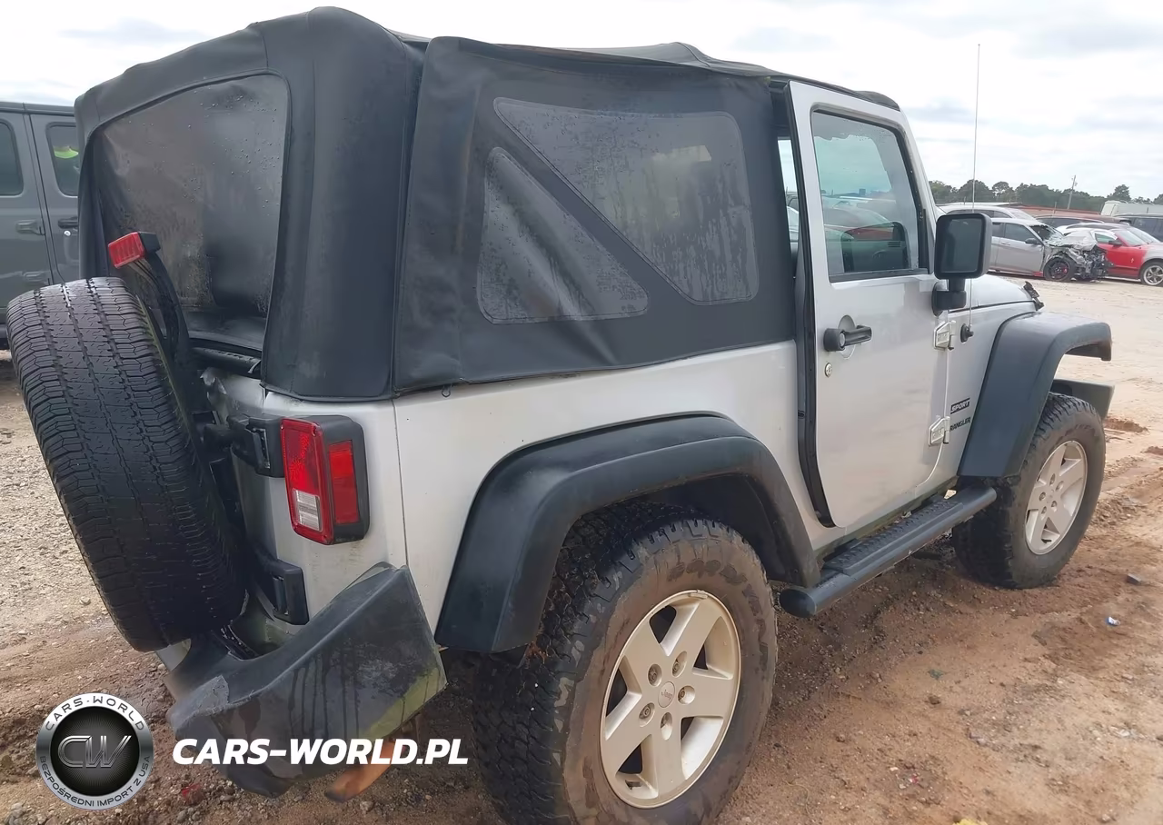 2010 Jeep Wrangler Sport VIN:1J4AA2D16AL146672 - 4