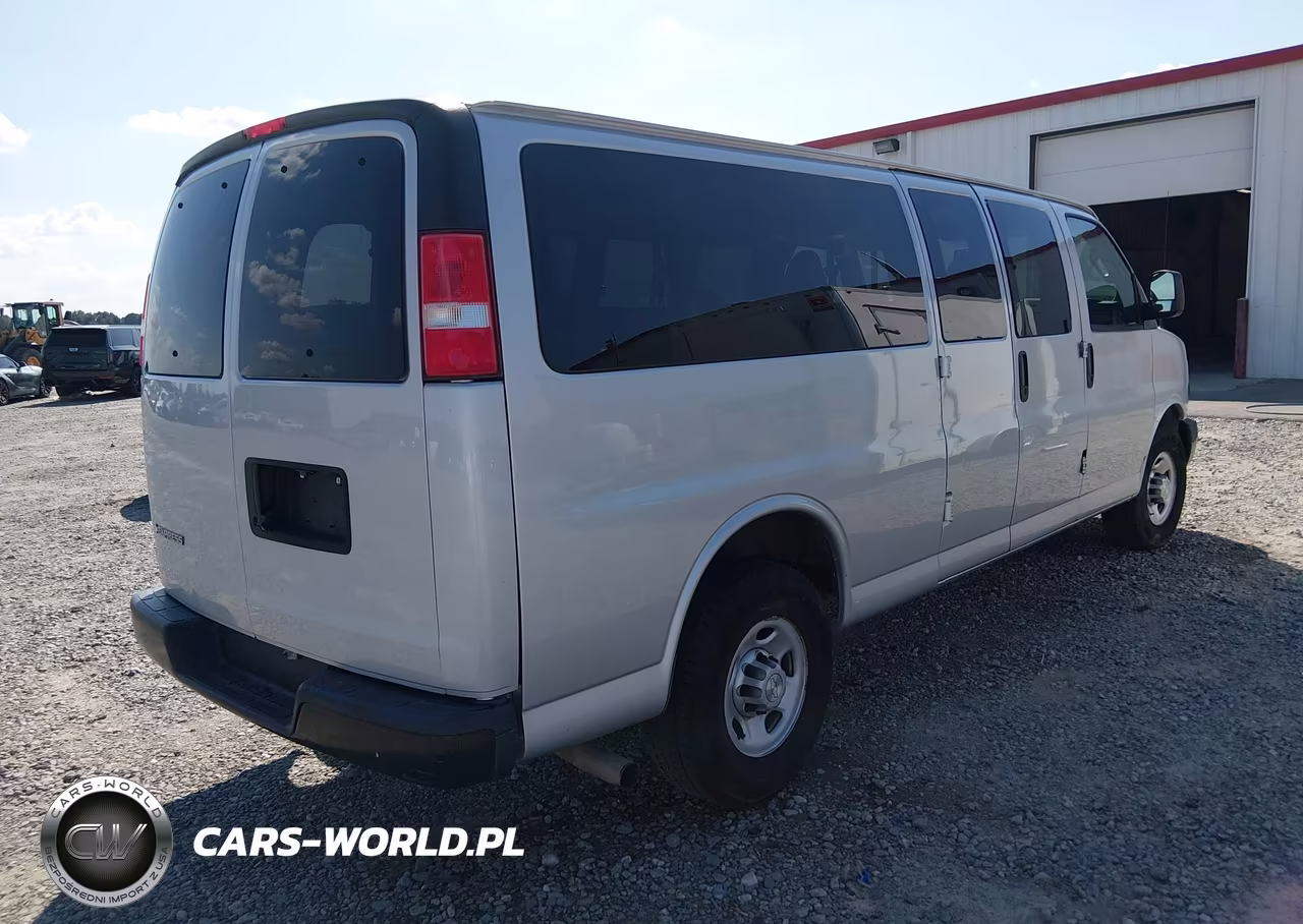2020 Chevrolet Express Passenger Rwd 3500 Extended Wheelbase Ls VIN:1GAZGNFG5L1253343 - 4