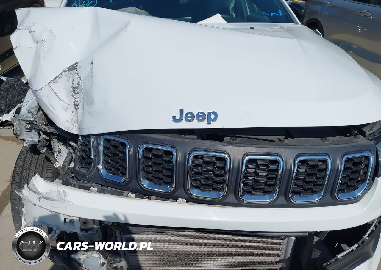 2024 Jeep Compass Latitude 4X4 VIN:3C4NJDBN5RT110433 - 10