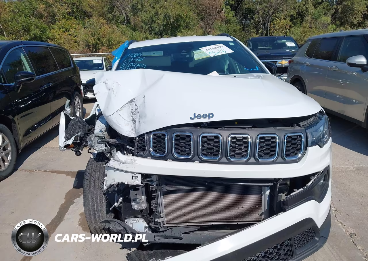 2024 Jeep Compass Latitude 4X4 VIN:3C4NJDBN5RT110433 - 11