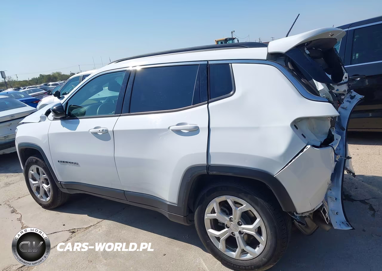 2024 Jeep Compass Latitude 4X4 VIN:3C4NJDBN5RT110433 - 13