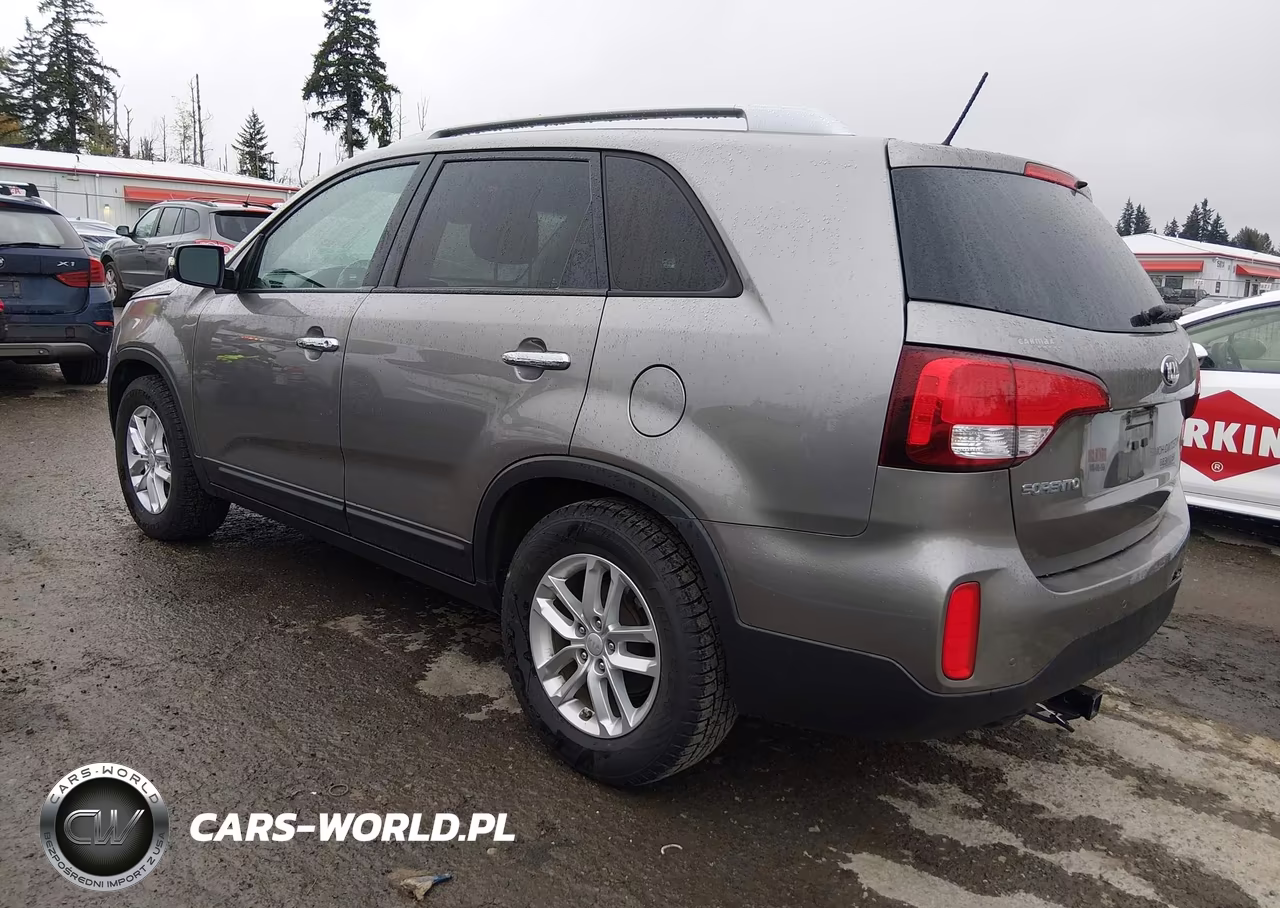 2014 Kia Sorento Lx VIN:5XYKT3A6XEG508823 - 3