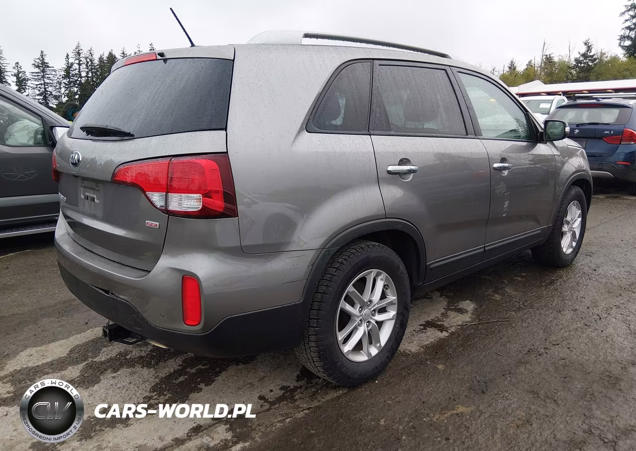 2014 Kia Sorento Lx VIN:5XYKT3A6XEG508823 - 4