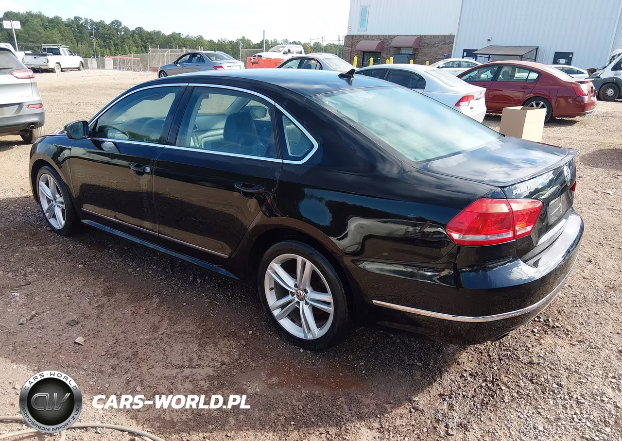 2014 Volkswagen Passat 1.8T Sel Premium VIN:1VWCS7A32EC025588 - 3