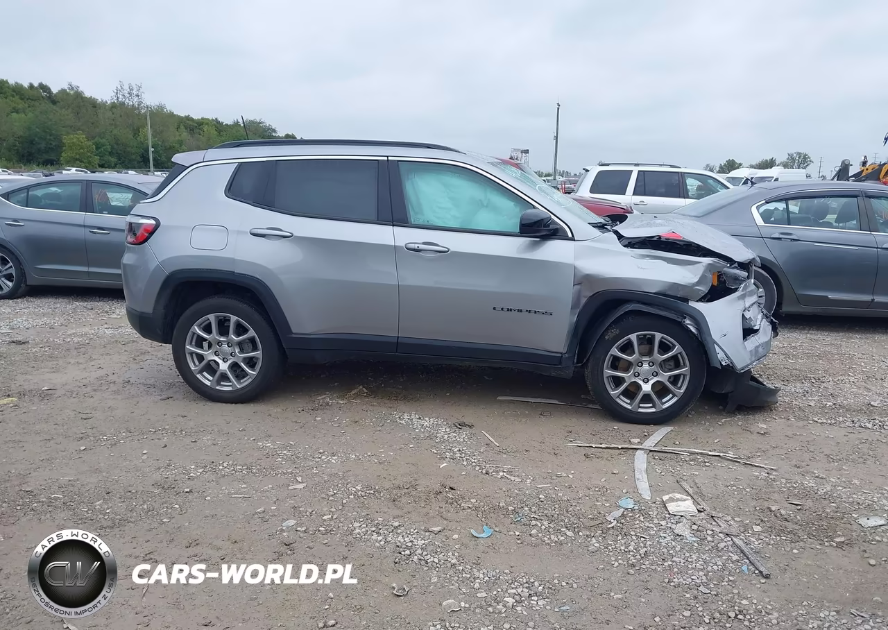 2022 Jeep Compass Latitude Lux 4X4 VIN:3C4NJDFB8NT118276 - 13