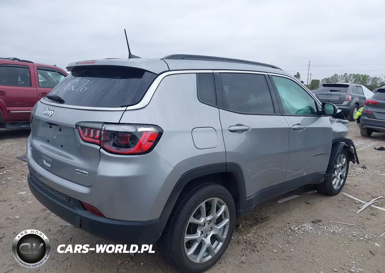 2022 Jeep Compass Latitude Lux 4X4 VIN:3C4NJDFB8NT118276 - 4