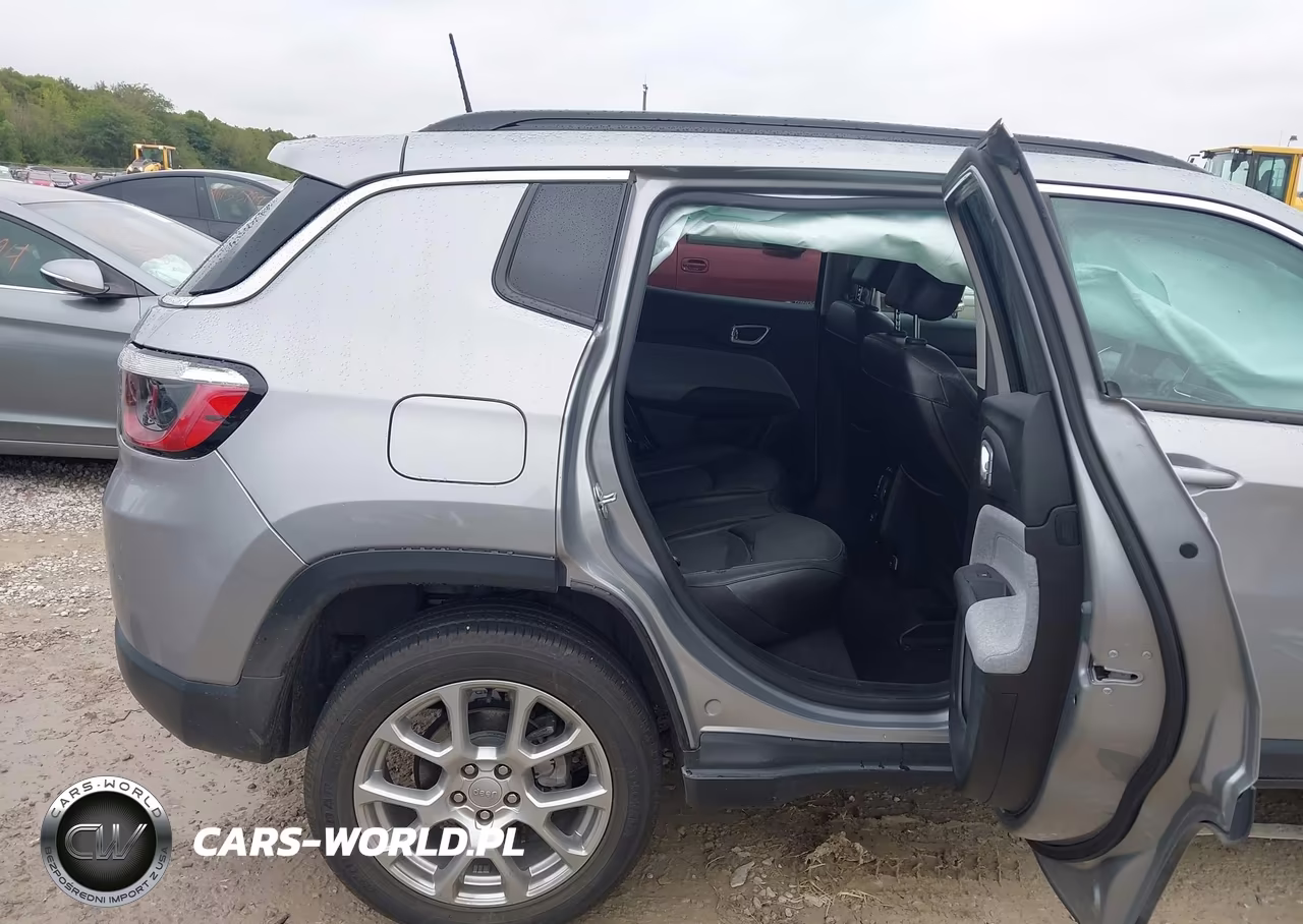 2022 Jeep Compass Latitude Lux 4X4 VIN:3C4NJDFB8NT118276 - 8