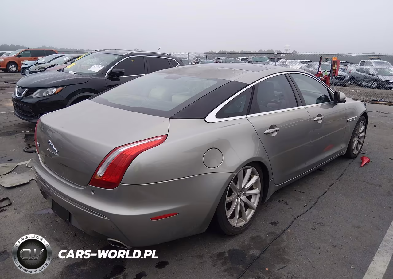 2011 Jaguar Xj VIN:SAJWA1CB4BLV05360 - 4