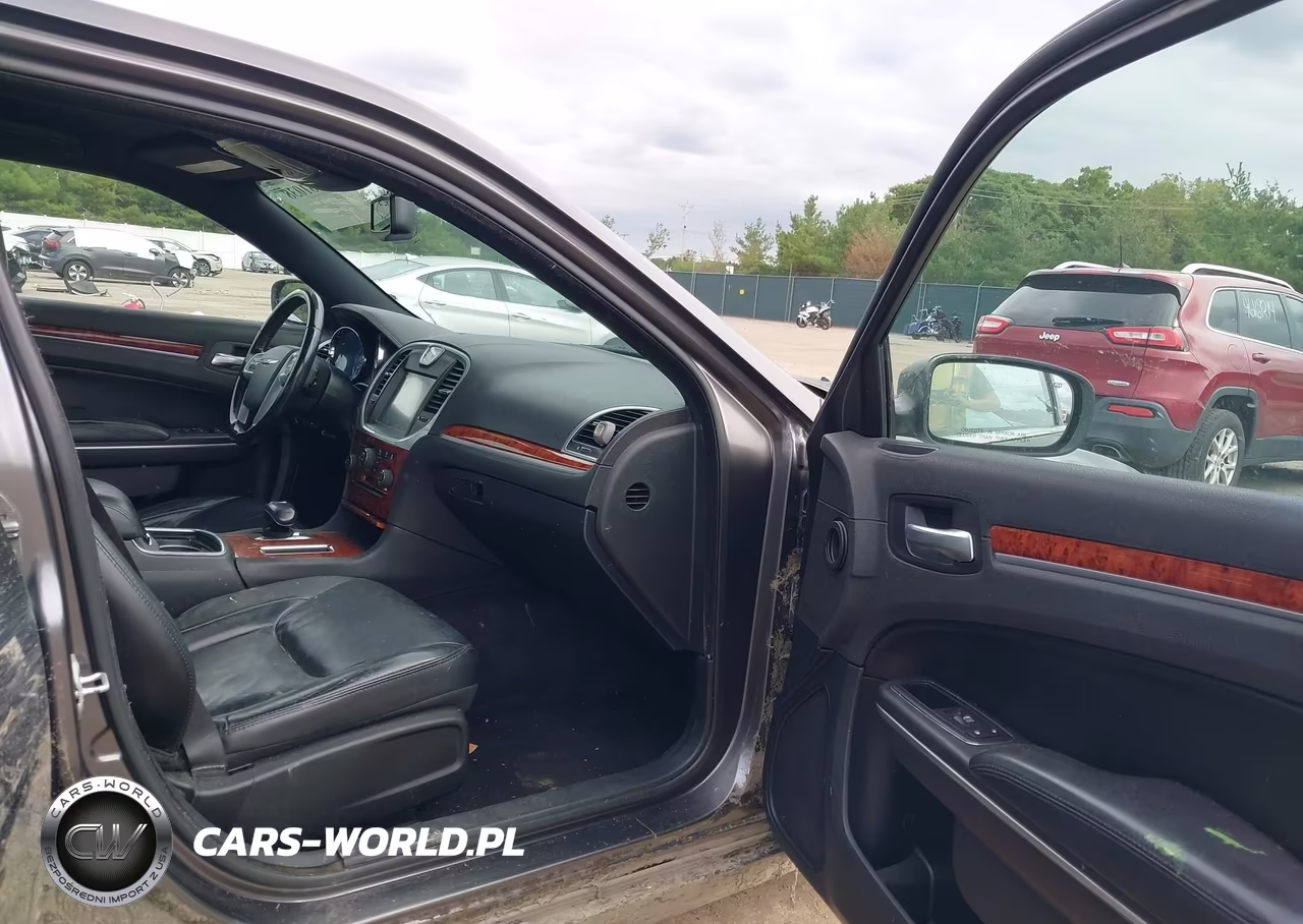 2014 Chrysler 300 VIN:2C3CCAAG7EH343479 - 5