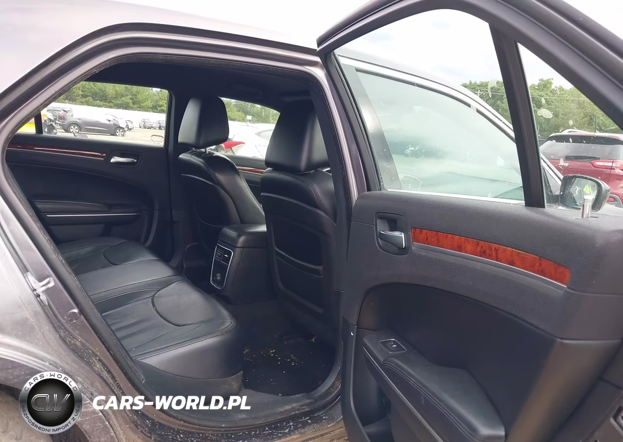 2014 Chrysler 300 VIN:2C3CCAAG7EH343479 - 8