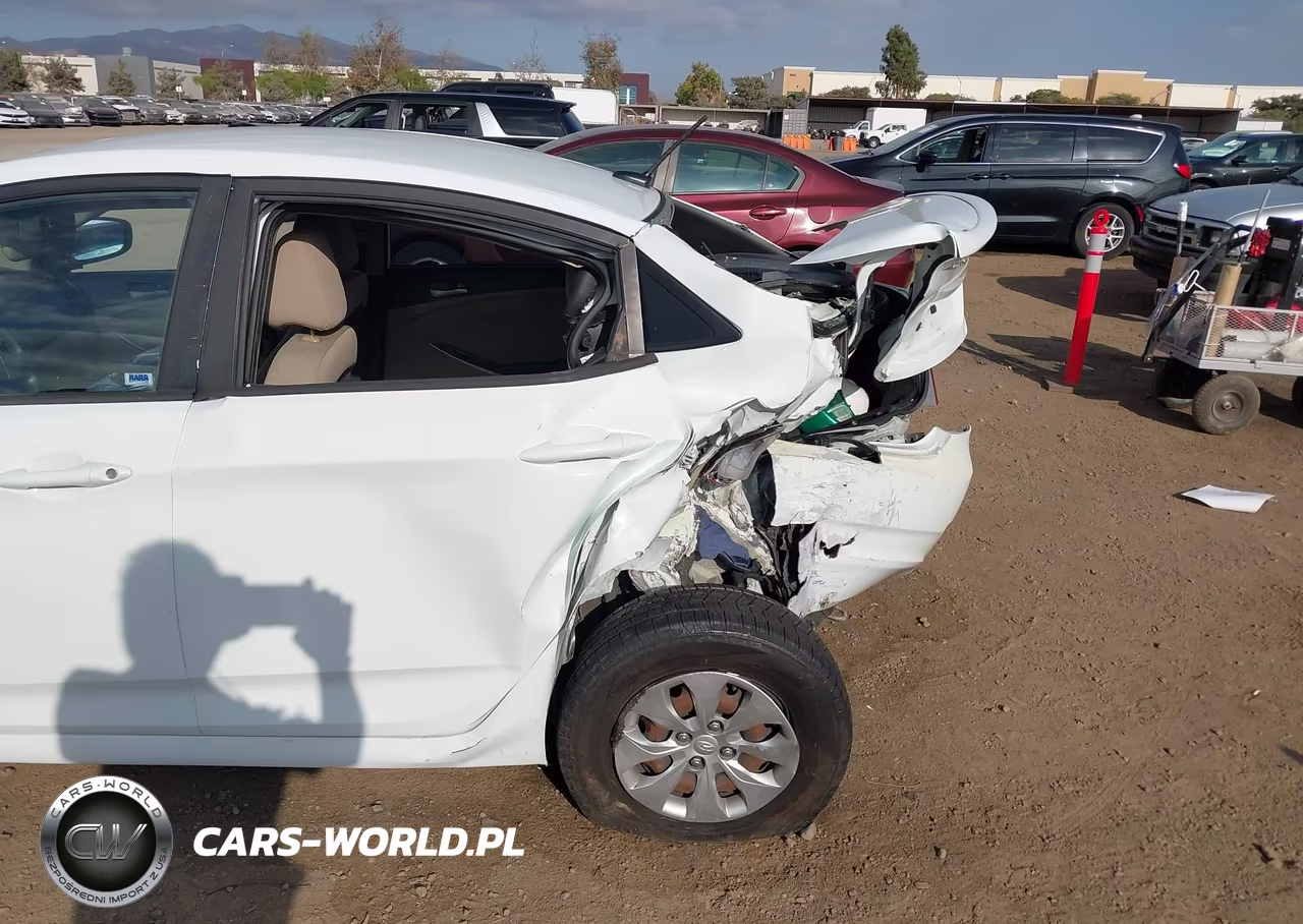2015 Hyundai Accent Gls VIN:KMHCT4AE3FU934687 - 12