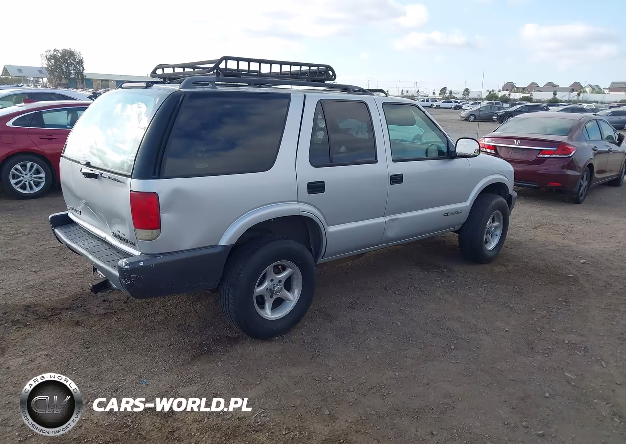 1997 Chevrolet Blazer VIN:1GNDT13W4V2235437 - 4