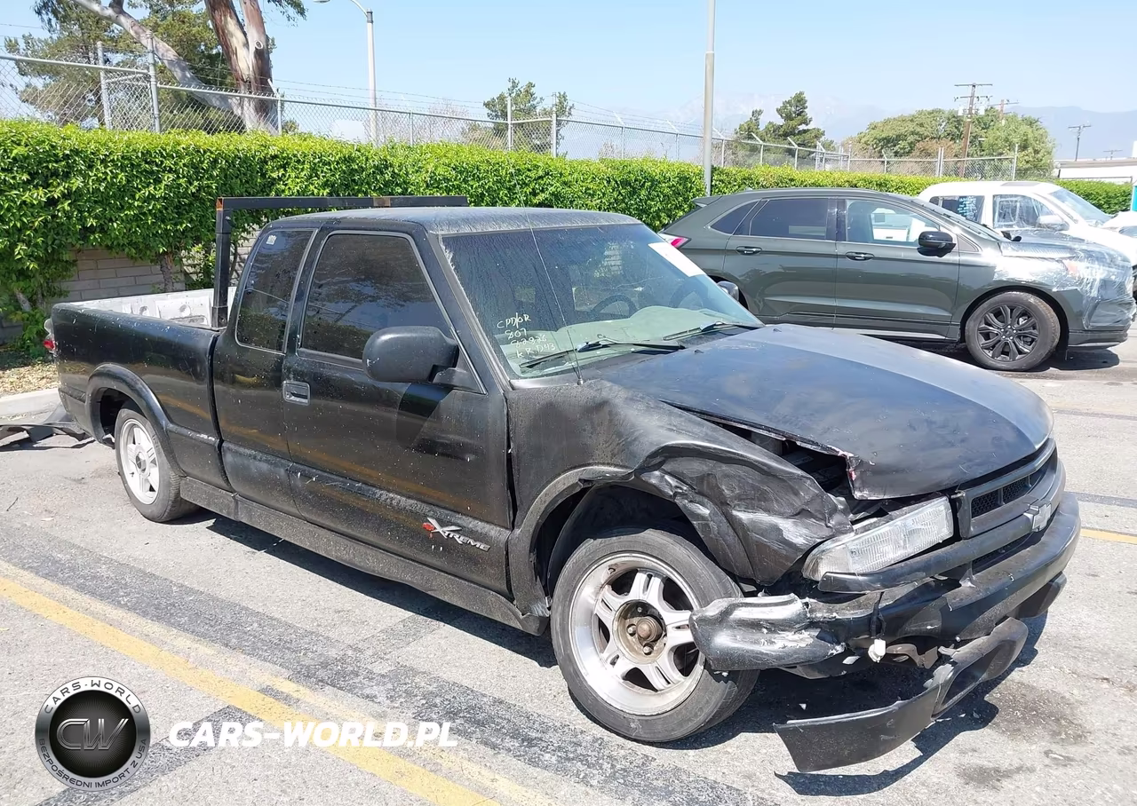2000 Chevrolet S-10 Ls VIN:1GCCS1957Y8208398 - 1