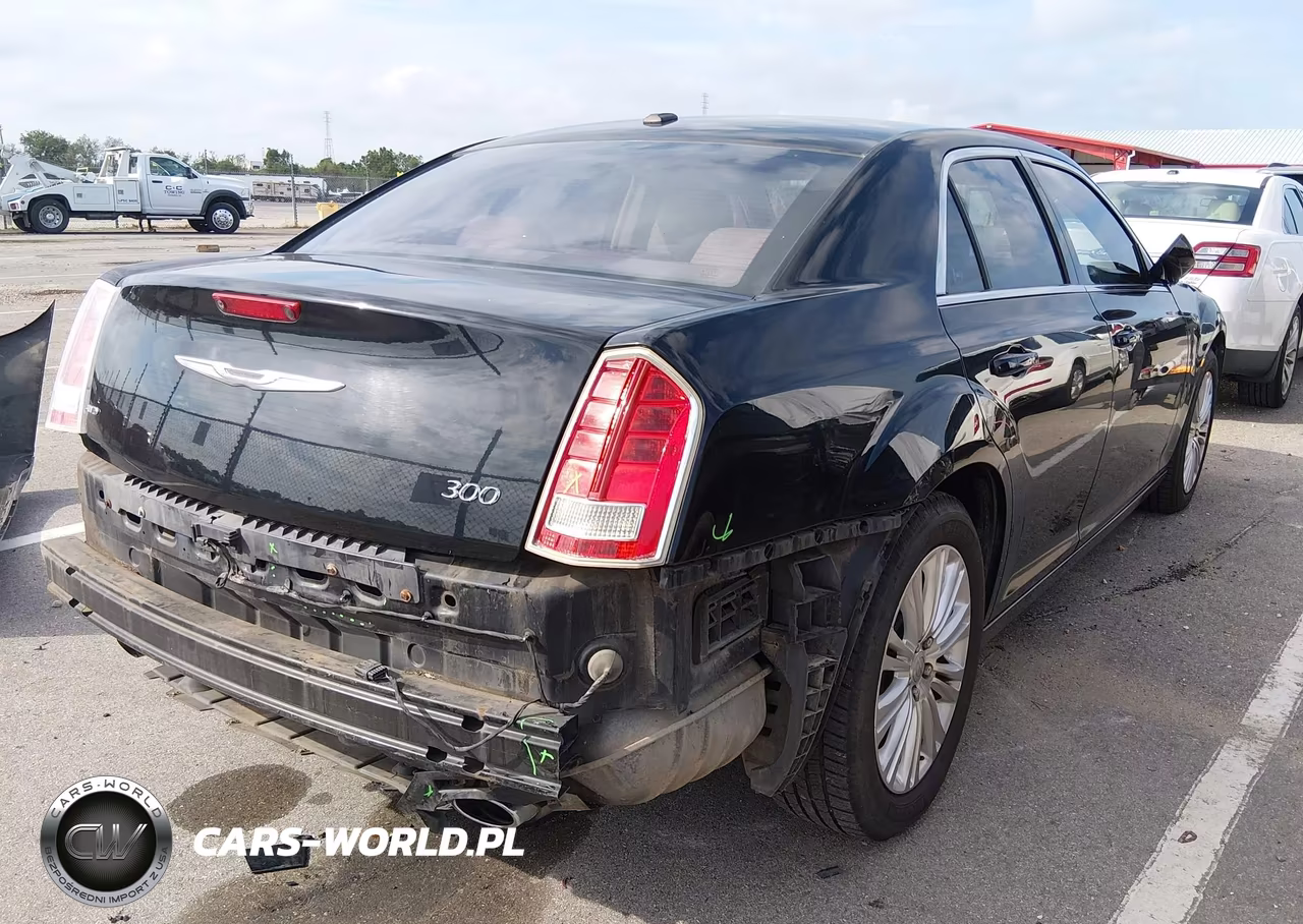 2013 Chrysler 300 Motown VIN:2C3CCARG2DH617416 - 4