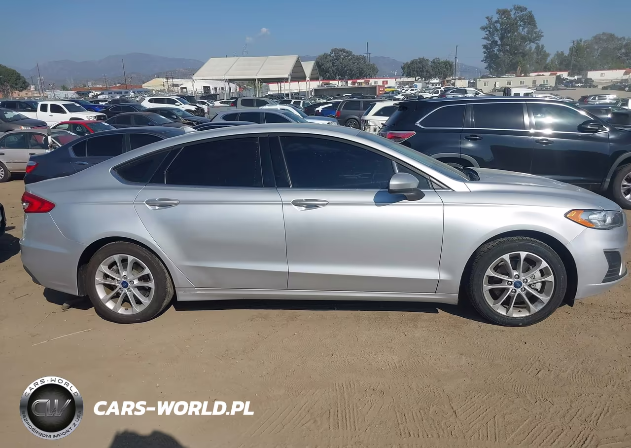 2019 Ford Fusion Hybrid Se VIN:3FA6P0LU8KR119752 - 13
