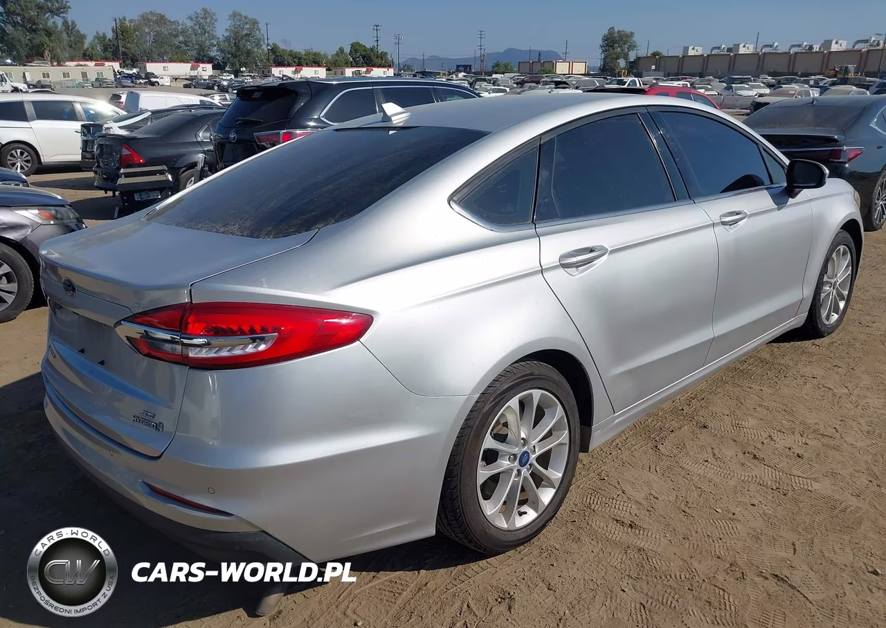 2019 Ford Fusion Hybrid Se VIN:3FA6P0LU8KR119752 - 4