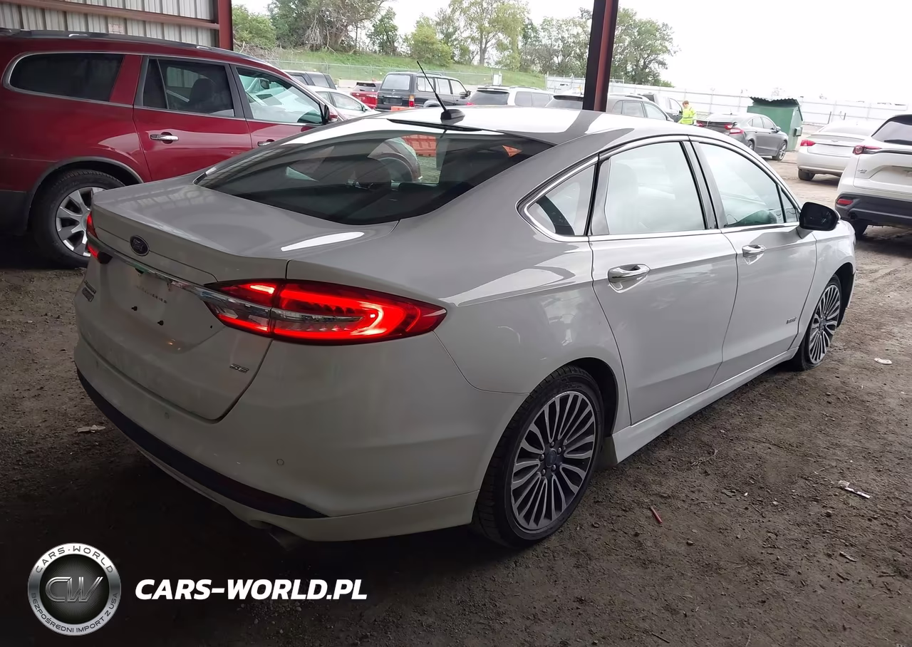 2018 Ford Fusion Energi Se Luxury VIN:3FA6P0PU4JR287073 - 4