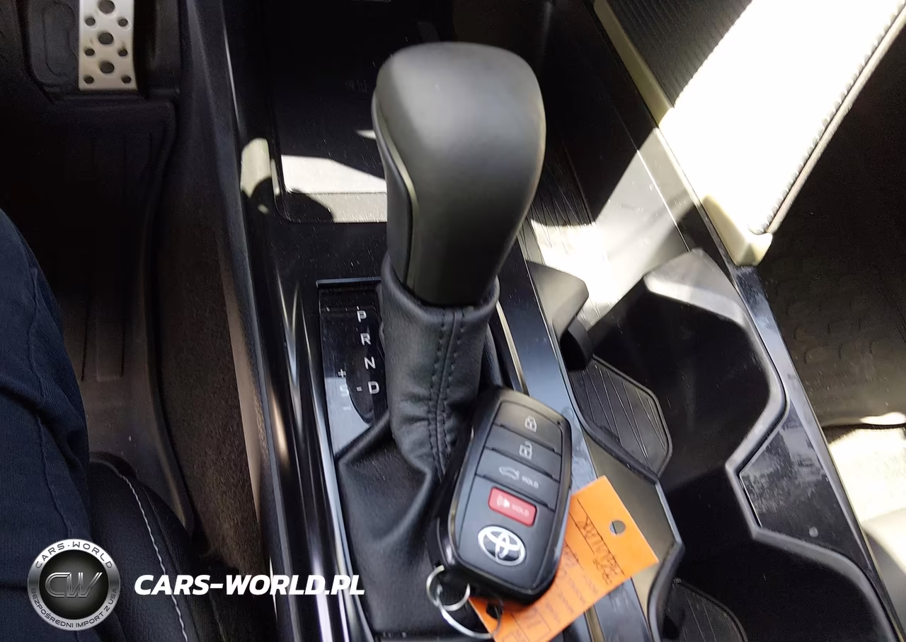 2026 Toyota Camry Se VIN:4T1DAACK7TU674138 - 11