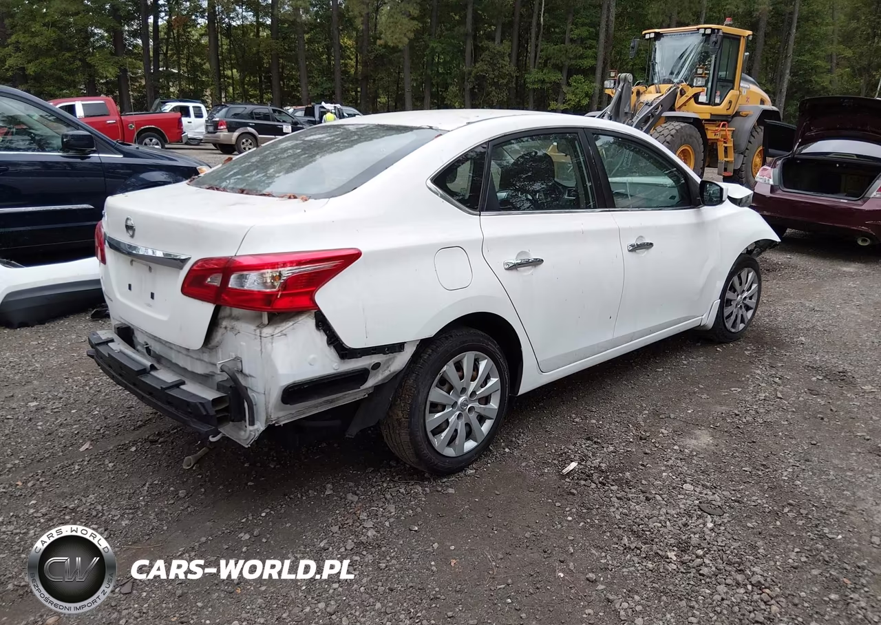2017 Nissan Sentra S VIN:3N1AB7AP1HY358621 - 4