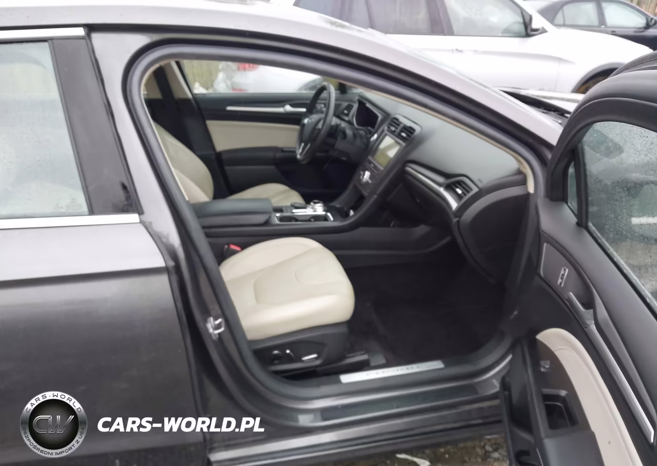 2017 Ford Fusion Platinum-Titanium VIN:3FA6P0K92HR116139 - 5