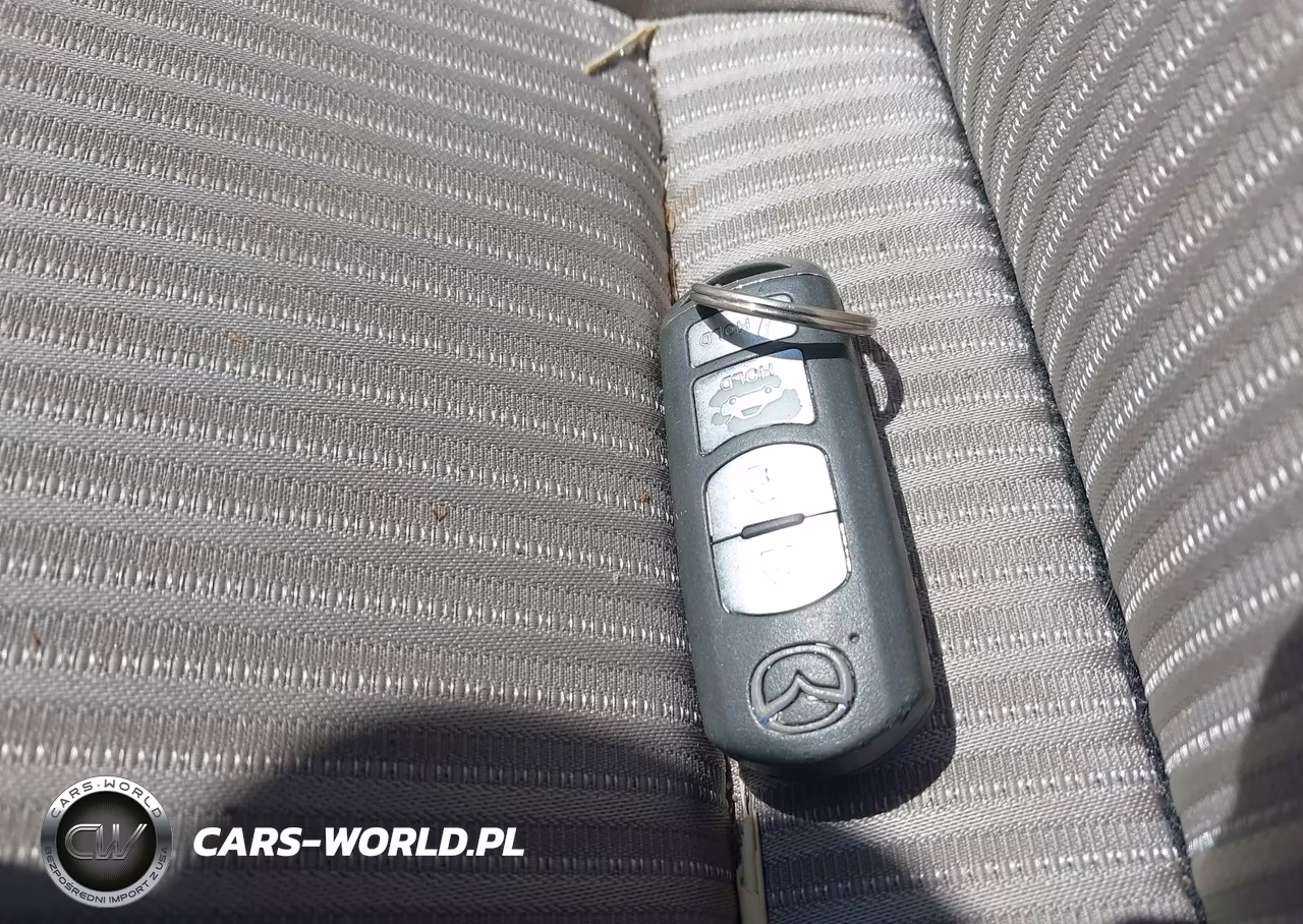 2016 Mazda Mazda3 I Sport VIN:JM1BM1U73G1321884 - 11